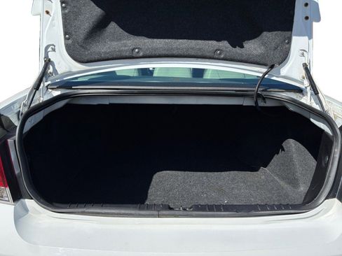 Used 2011 Chevrolet Impala LTZ FWD image 9