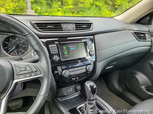 Used 2018 Nissan Rogue SL AWD/4WD image 23