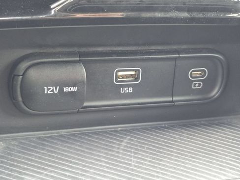 Used 2025 Kia Sportage LX FWD image 6