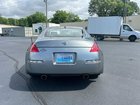 Used 2006 Nissan 350Z Touring RWD image 6