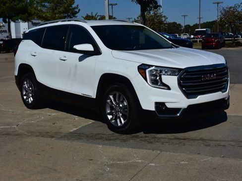 Used 2022 GMC Terrain SLT image 3