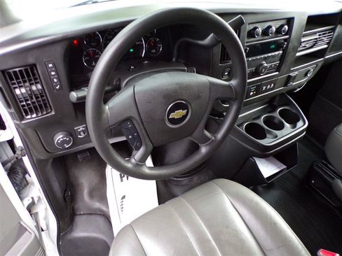 Used 2017 Chevrolet Express 3500 LS RWD image 16