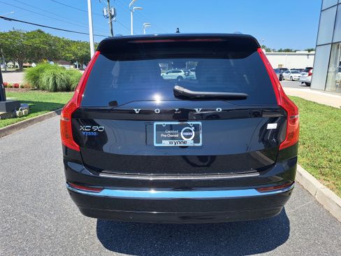 Used 2023 Volvo XC90 T8 Ultimate w/ Protection Package Premier image 6