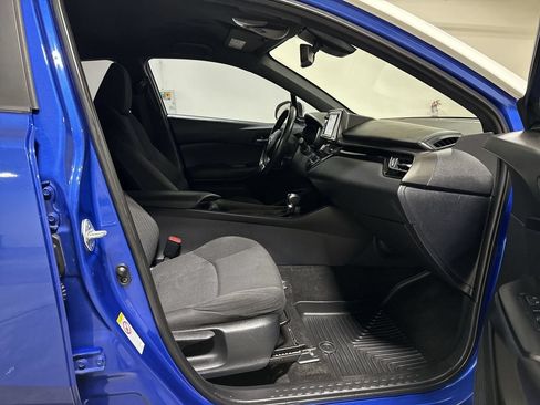 Used 2018 Toyota C-HR XLE FWD image 21