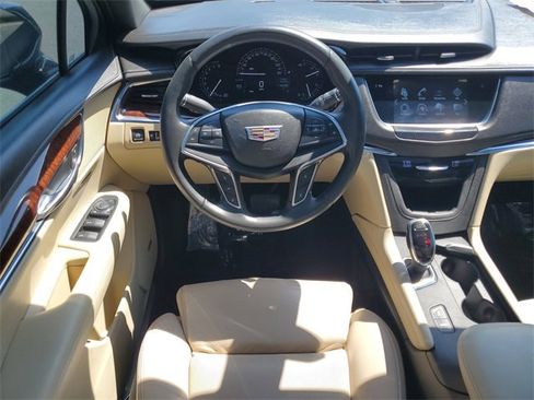 Used 2017 Cadillac XT5 Premium Luxury image 14