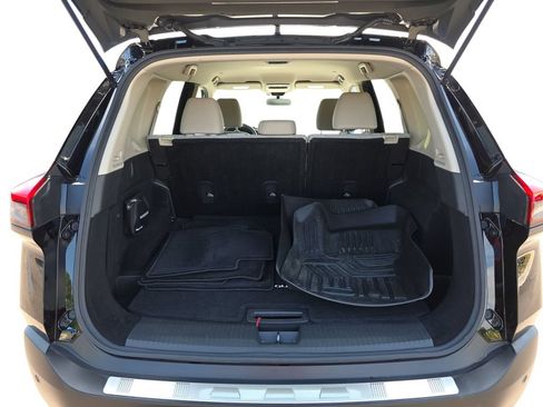 Used 2023 Nissan Rogue SV FWD image 28