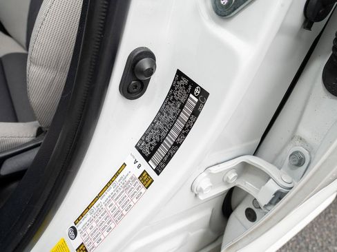 Certified 2025 Toyota Corolla LE image 19