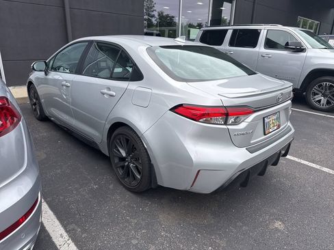 Used 2023 Toyota Corolla SE w/ SE Premium Package FWD image 4