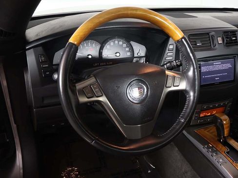 Used 2004 Cadillac XLR RWD image 31