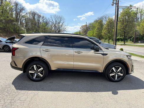 Used 2021 Kia Sorento EX image 4