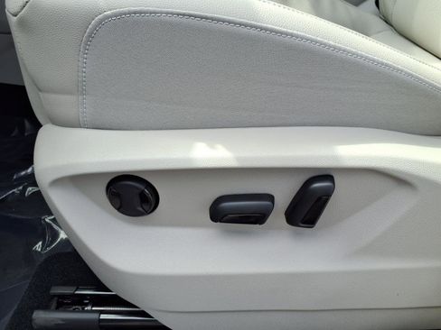 New 2026 Volkswagen Atlas SE image 12