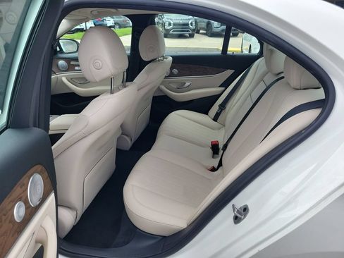 Used 2021 Mercedes-Benz E 350 4MATIC Sedan w/ Premium Package image 9