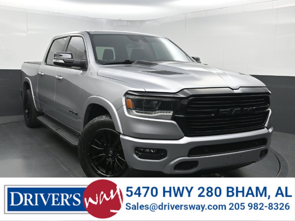 Used 2022 RAM 1500 Laramie AWD/4WD image 1