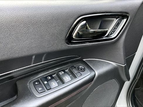 Used 2021 Dodge Durango R/T w/ Technology Group AWD/4WD image 31