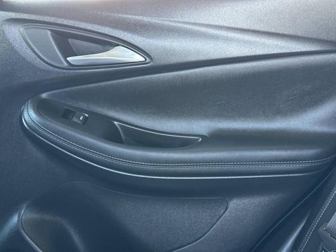 Used 2022 Buick Encore GX Essence w/ Advanced Technology Package image 17