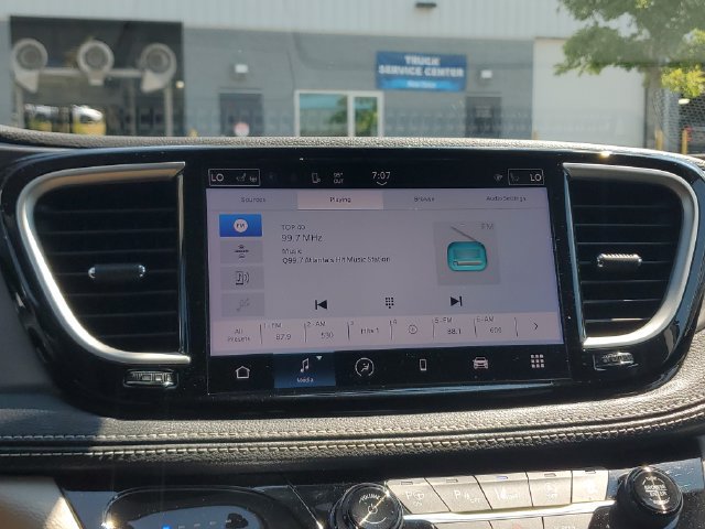 Certified 2024 Chrysler Pacifica Touring-L AWD/4WD image 28