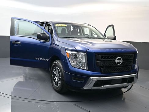 Used 2023 Nissan Titan SV RWD image 29