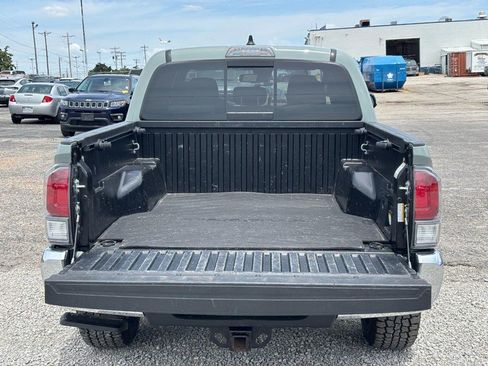 Used 2023 Toyota Tacoma TRD Off-Road AWD/4WD image 11