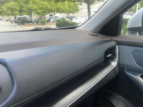 Used 2022 Nissan Rogue SV image 37