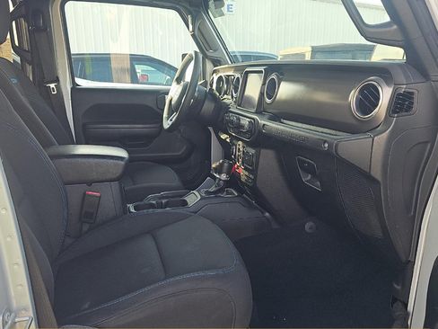 Used 2023 Jeep Wrangler Unlimited Rubicon 4xe AWD/4WD image 9