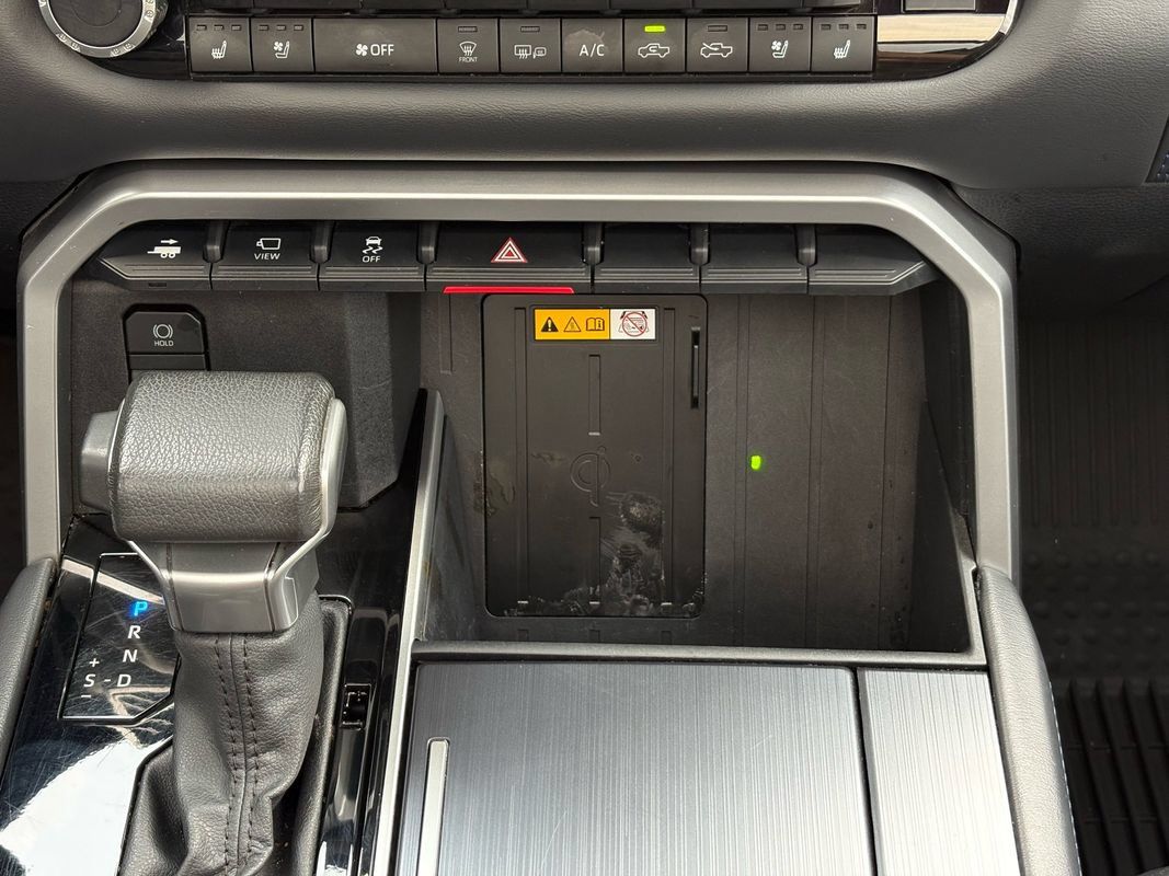 Used 2024 Toyota Tundra Platinum AWD/4WD image 19