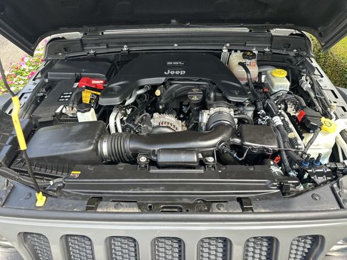 Used 2021 Jeep Wrangler Unlimited Rubicon AWD/4WD image 35