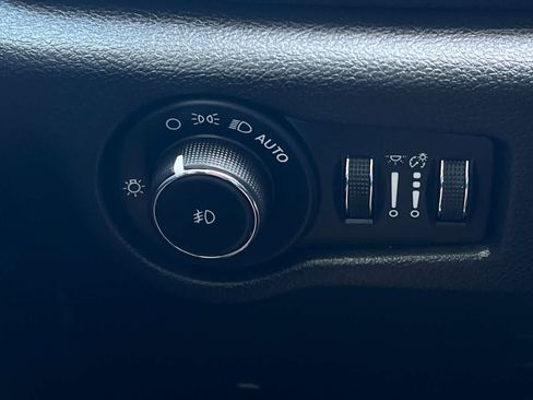 Used 2020 Chrysler Pacifica Touring w/ S Appearance Package FWD image 33