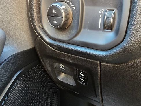 Used 2020 RAM 1500 Big Horn AWD/4WD image 20