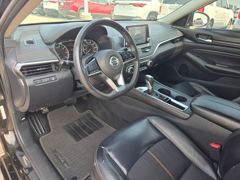 Used 2021 Nissan Altima 2.5 SR FWD image 11