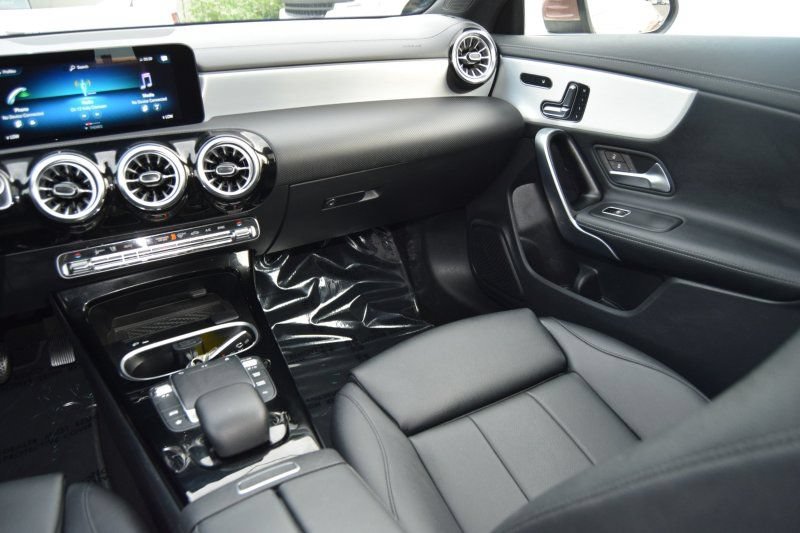 Used 2023 Mercedes-Benz CLA 250 4MATIC w/ Premium Package image 33