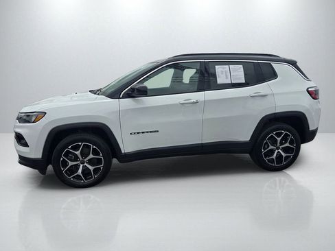 Used 2025 Jeep Compass Limited AWD/4WD image 8