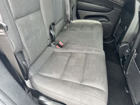 Used 2020 Jeep Grand Cherokee Laredo AWD/4WD image 17