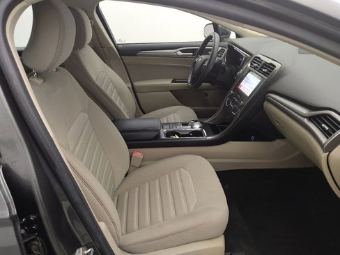 Used 2019 Ford Fusion SE image 21