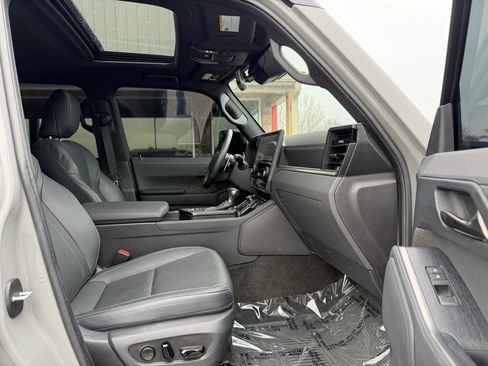 Used 2024 Lexus GX 550 GX 550 Premium 4WD w/ Accessory Package (2T) image 29