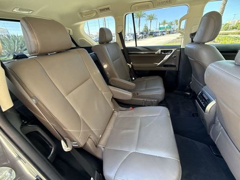 Used 2023 Lexus GX 460 Luxury w/ Sport Design Package image 17