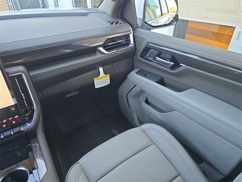 New 2026 GMC Yukon Elevation w/ Elevation Premium Package image 14