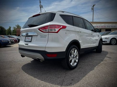 Used 2016 Ford Escape Titanium image 3