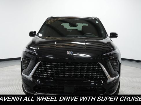 Used 2025 Buick Enclave Avenir w/ Super Cruise Package image 2