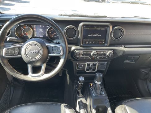 Used 2022 Jeep Wrangler Unlimited Sahara AWD/4WD image 15