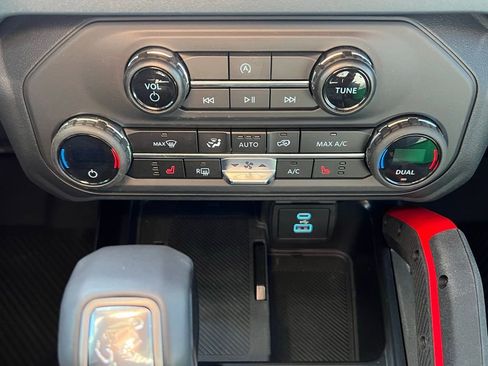 Used 2025 Ford Bronco Heritage Edition image 29