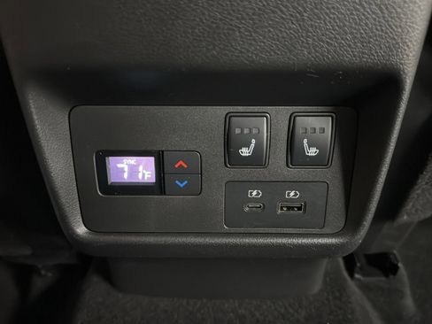 Used 2022 Nissan Rogue Platinum w/ Head-Up Display Package AWD/4WD image 36