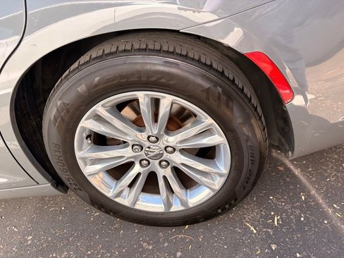 Used 2019 Chrysler 300 Touring L w/ Quick Order Package 22F RWD image 7