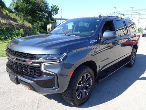 Used 2021 Chevrolet Suburban Z71 w/ Luxury Package AWD/4WD image 2