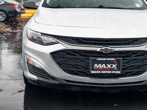 Used 2019 Chevrolet Malibu RS image 4