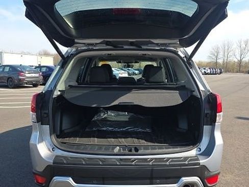 Used 2022 Subaru Forester Touring image 6