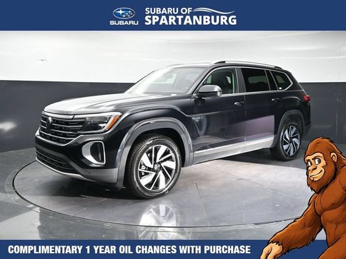 Used 2025 Volkswagen Atlas SEL AWD/4WD image 7