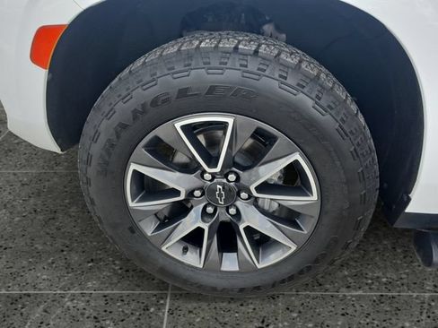 Used 2021 Chevrolet Suburban Z71 AWD/4WD image 16