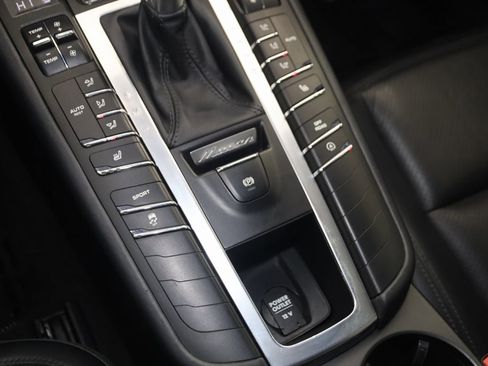 Used 2015 Porsche Macan S image 26