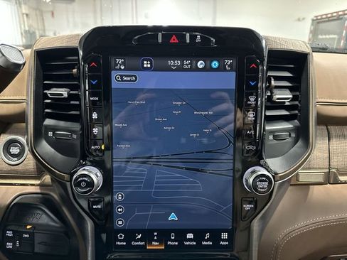 Used 2023 RAM 3500 Limited image 24