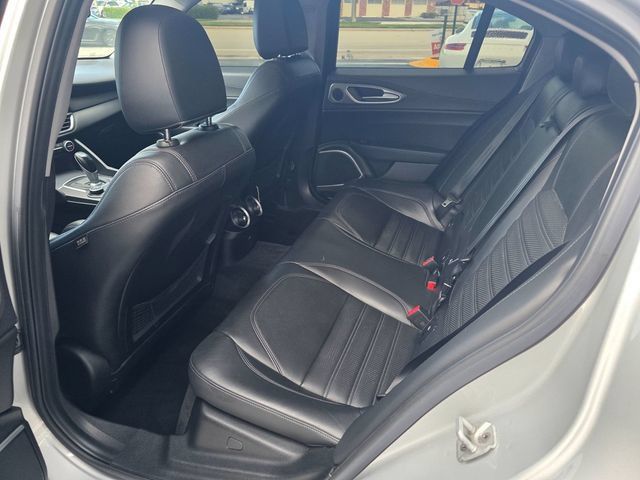 Used 2017 Alfa Romeo Giulia Ti w/ TI 19" Sport Package RWD image 18